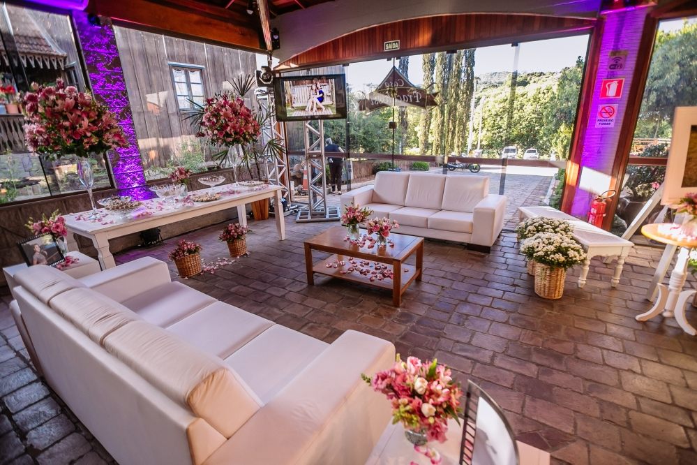 Lounge decorado para evento social na Casa Fracalossi